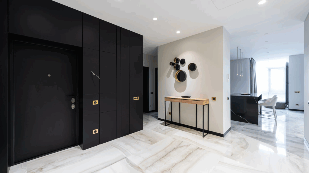 Ein Bild mit hellen Natursteinfliesen. Fliesen Holzheu aus Offingen ist ihr perfekter Partner für diese Art von Bauvorhaben.